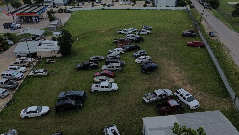 More Photos Of 5919 E Ben White Blvd, Austin Auto Dealership For Sale