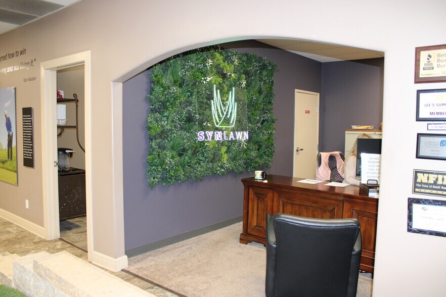 More Photos Of 1051 SE Century Dr, Lee's Summit Freestanding For Sale