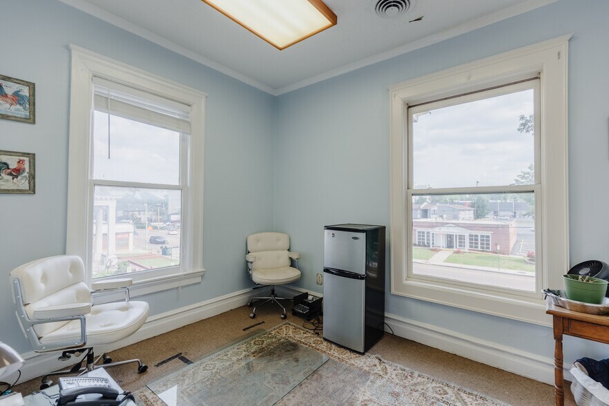 More Photos Of 1448 Madison Ave, Memphis Office For Sale