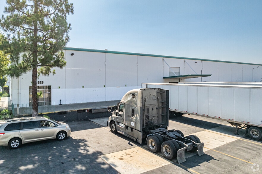 More Photos Of 929 S Azusa Ave, City Of Industry Warehouse For Lease