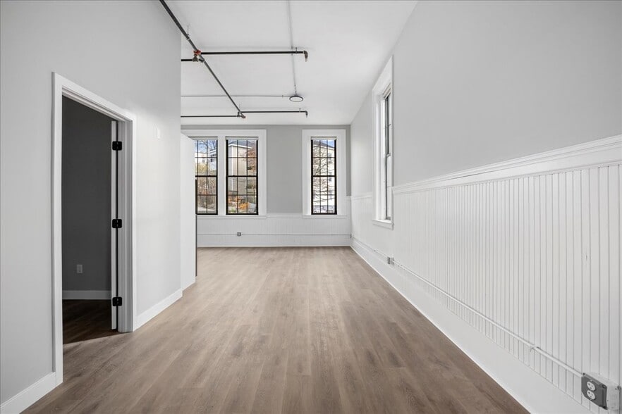 More Photos Of 22 Waverly St, Worcester Apartments For Sale