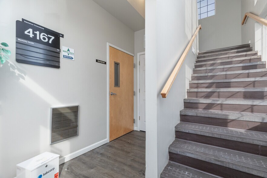 More Photos Of 4171 Crescent Dr, Saint Louis Loft Creative Space For Lease