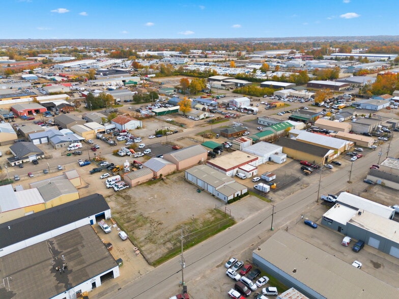 More Photos Of 4611 Pinewood Rd, Louisville Warehouse For Sale