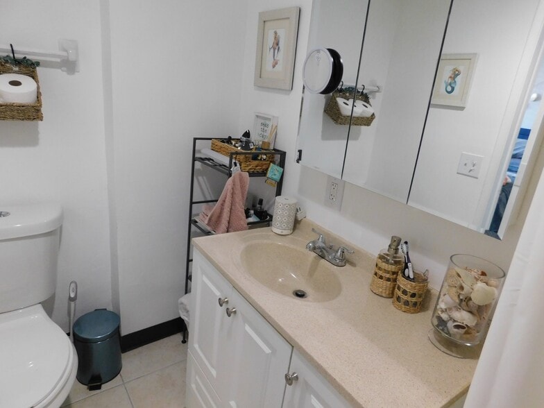 More Photos Of 825 NE 6th St, Fort Lauderdale Apartments For Sale