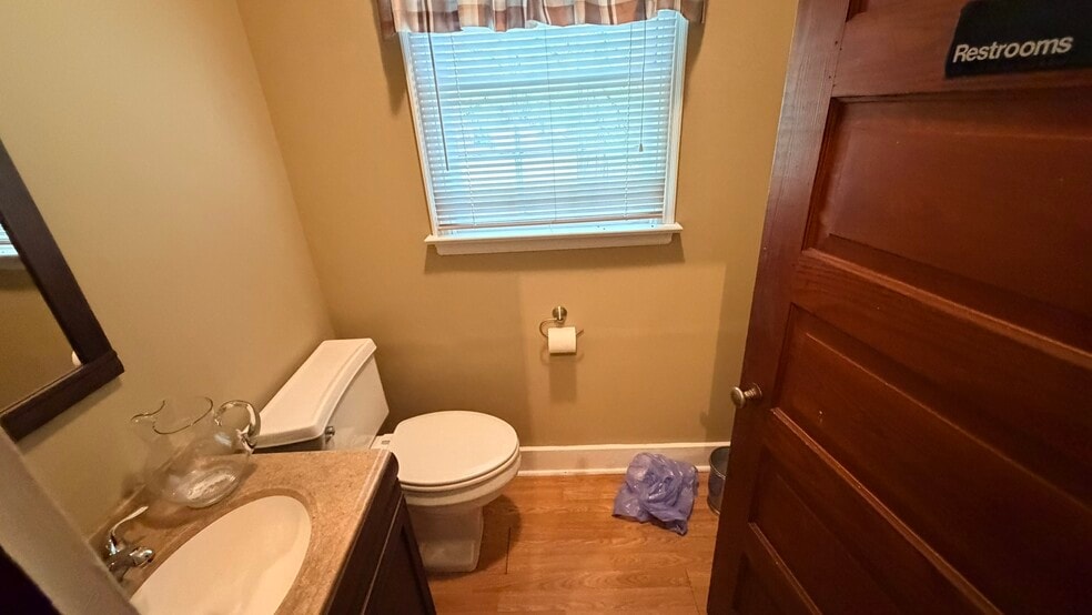 More Photos Of 206 Buncombe St, Roper Religious Facility For Sale