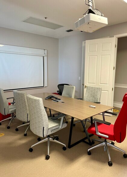 More Photos Of 8830 S Tamiami Trl, Sarasota Office For Lease