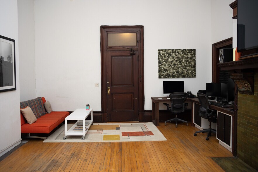 More Photos Of 55 Bethune St, New York Specialty For Lease