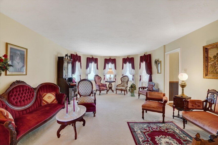 More Photos Of 2553 Roosevelt Ave, York Flex For Sale