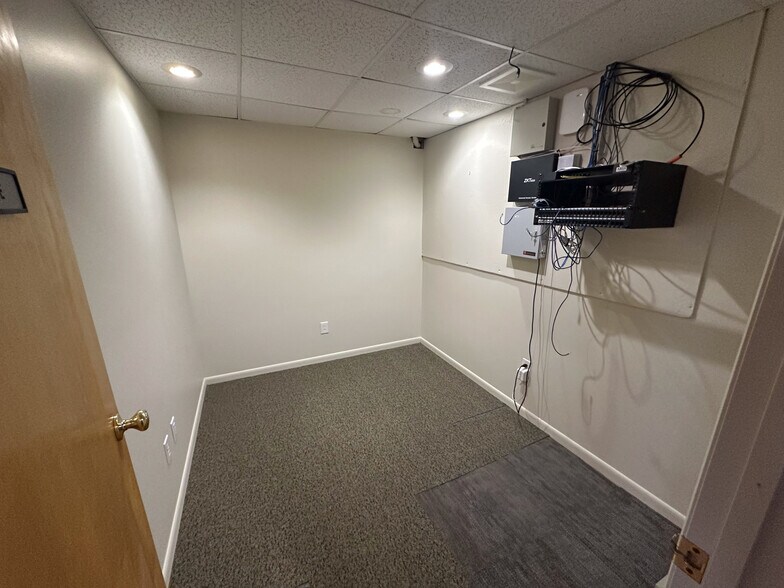 More Photos Of 370 White Spruce Blvd, Rochester Office For Sale