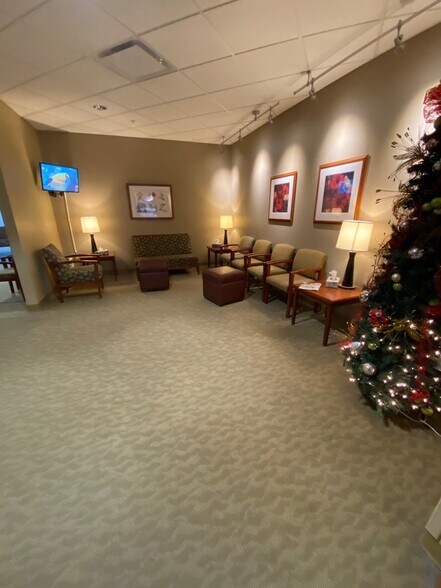 More Photos Of 3100 Plaza Properties Blvd, Columbus Medical For Lease