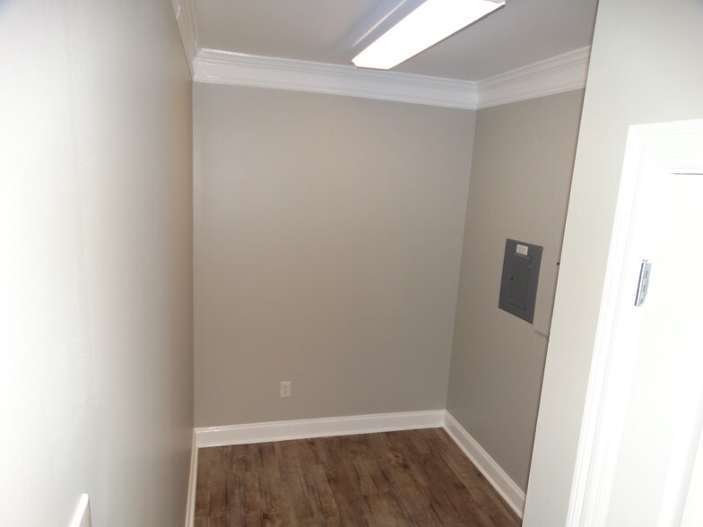 More Photos Of 1050 Shiloh Rd NW, Kennesaw Medical For Sale