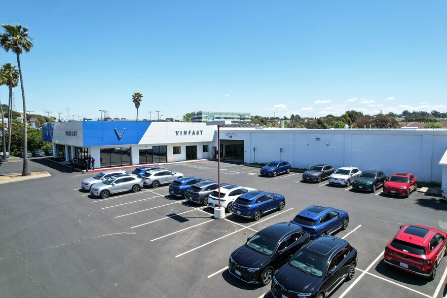More Photos Of 3230 Auto Plz, Richmond Auto Dealership For Lease