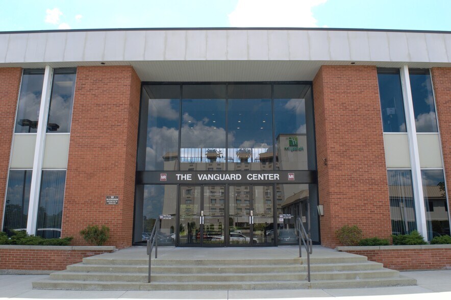 More Photos Of 5105 Tollview Dr, Rolling Meadows Office For Lease