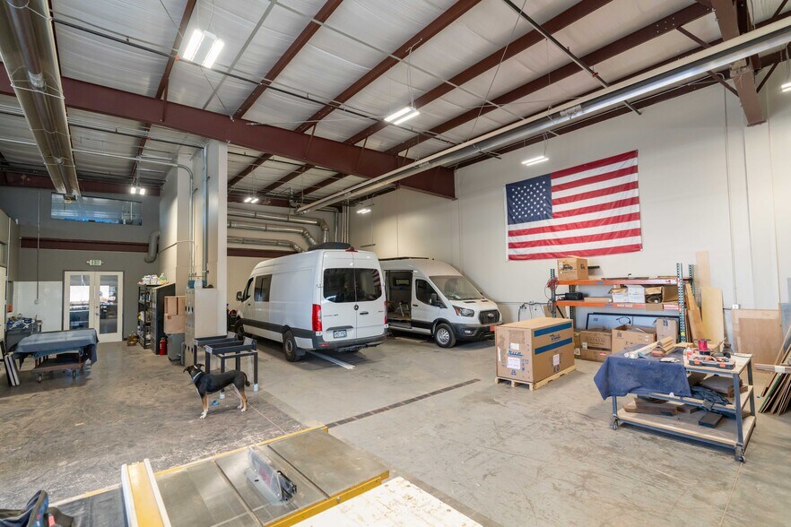 More Photos Of 3000 Airport Dr, Erie Light Manufacturing For Sale