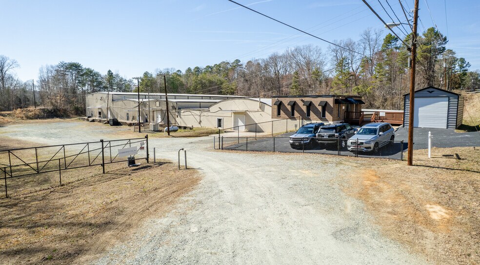 More Photos Of 1941 Haw River Hopedale Rd, Burlington Warehouse For Sale
