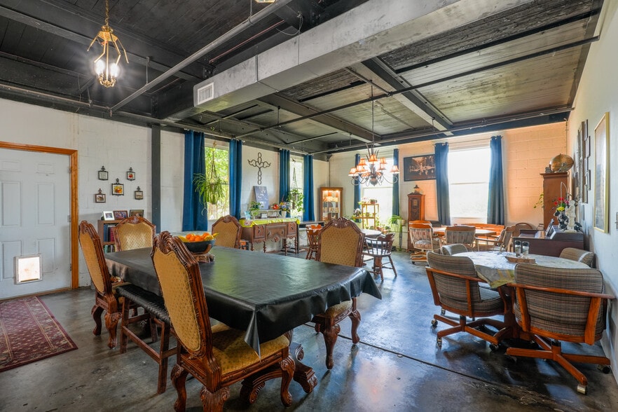 More Photos Of 1200 W Benedict St, Shawnee Office Residential For Sale