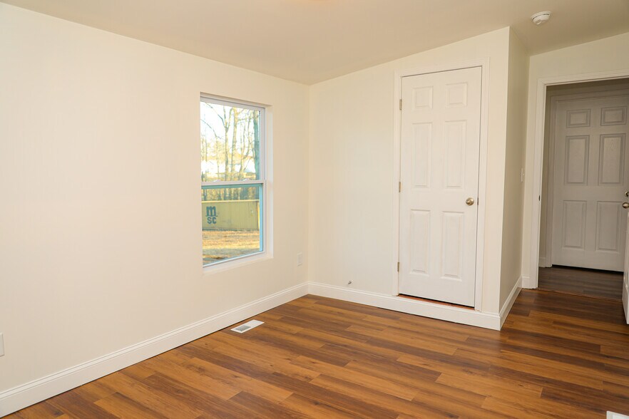 More Photos Of 643 Highway 9 S, Dawsonville Office Residential For Sale