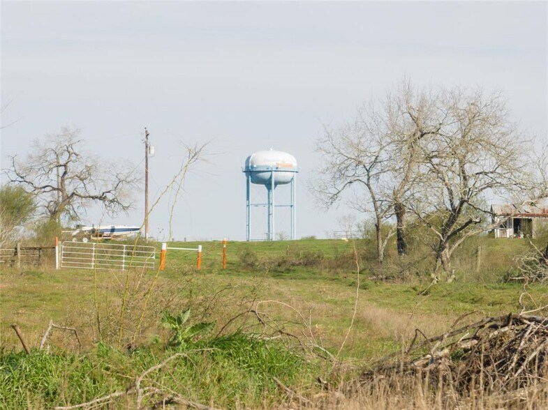 More Photos Of 2095 Bridal Path Rd, Luling Land For Sale