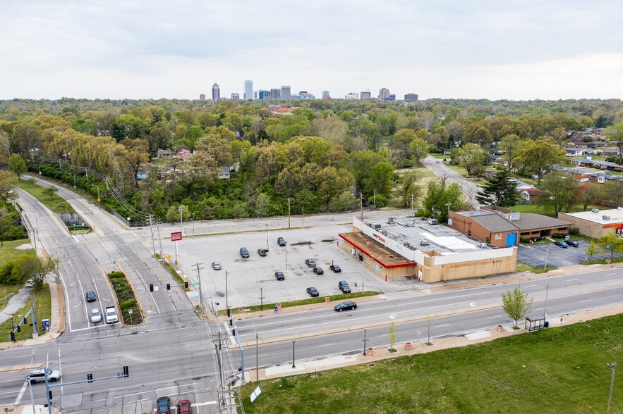 More Photos Of 7318 Olive Blvd, University City Freestanding For Sale