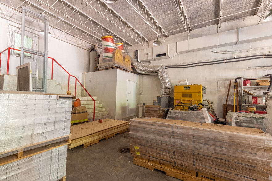 More Photos Of 8871 Griffith Rd, Nashville Warehouse For Sale