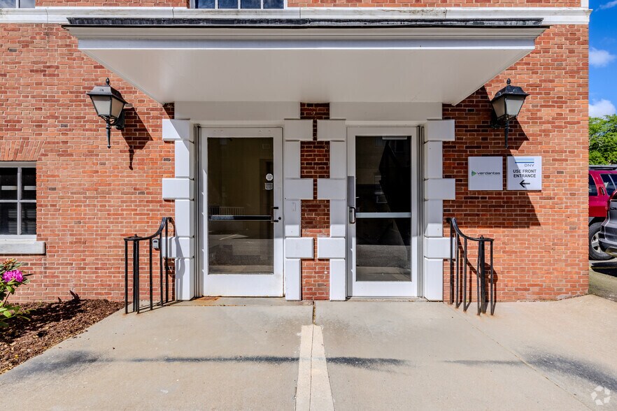 More Photos Of 200 Court St, Middletown Office For Lease