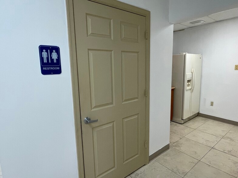 More Photos Of 5501 N University Dr, Coral Springs Office For Sale