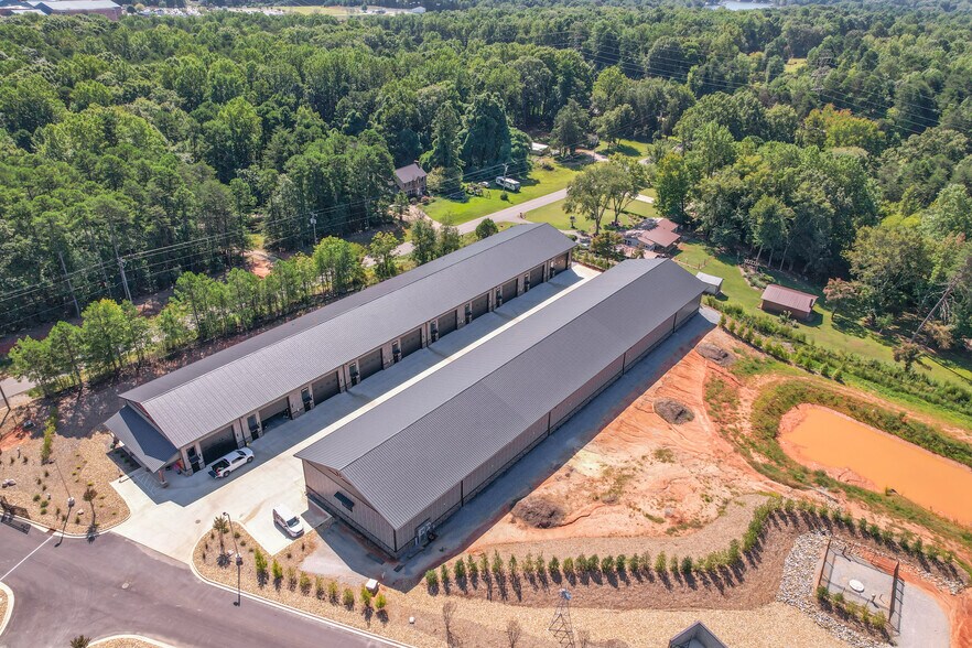 More Photos Of 144 McCrary Rd, Mooresville Flex For Lease