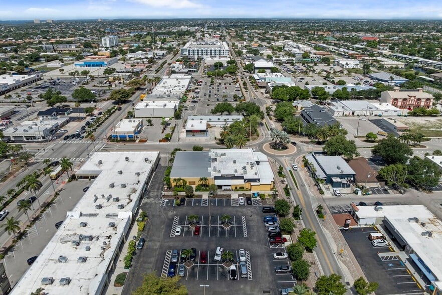More Photos Of 4725 Vincennes Blvd, Cape Coral Restaurant For Sale