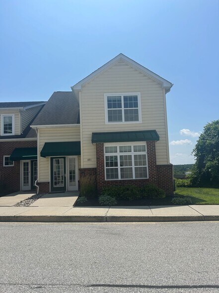 More Photos Of 408 Larch Cir, Wilmington Unknown For Lease