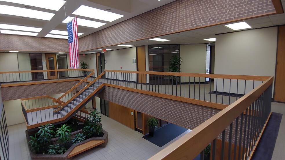 More Photos Of 2470 Gray Falls Dr, Houston Office For Lease