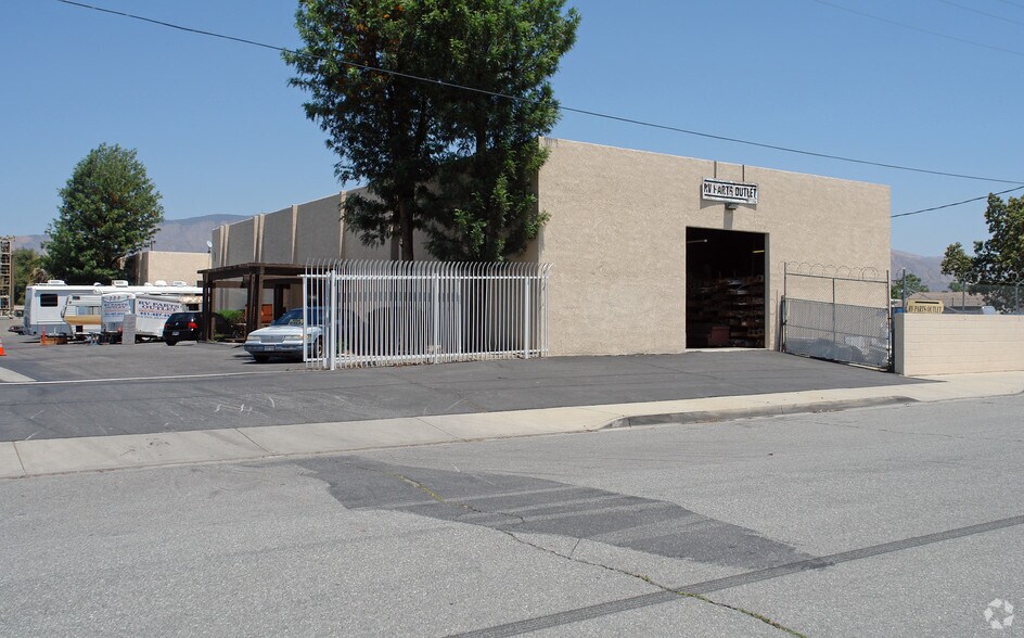 More Photos Of 817-873 W 9th St, San Jacinto Warehouse For Lease