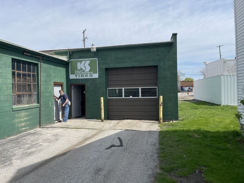 More Photos Of 631 Gratiot Ave, Saginaw Auto Repair For Sale