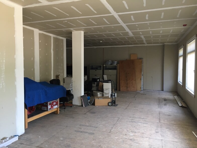 More Photos Of 76 Tokeneke Rd, Darien Office For Sale