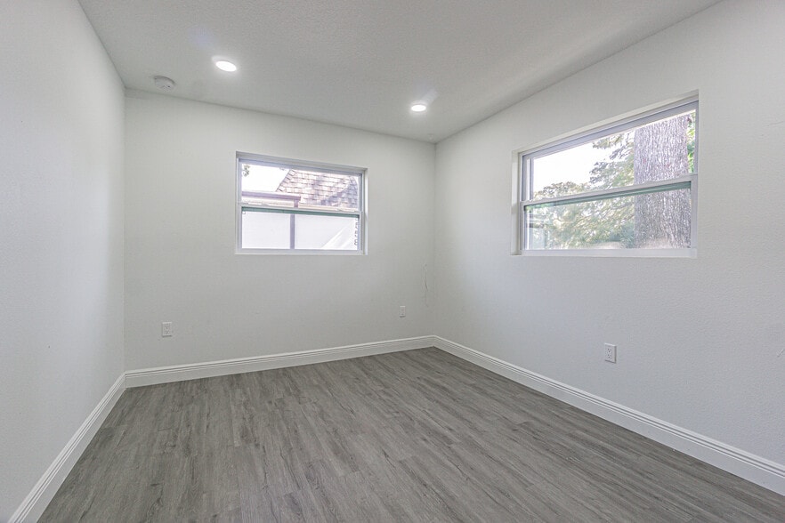 More Photos Of , Largo Unknown For Sale