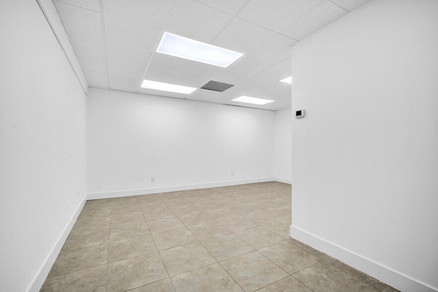 More Photos Of 3900 W Commercial Blvd, Fort Lauderdale Office For Lease