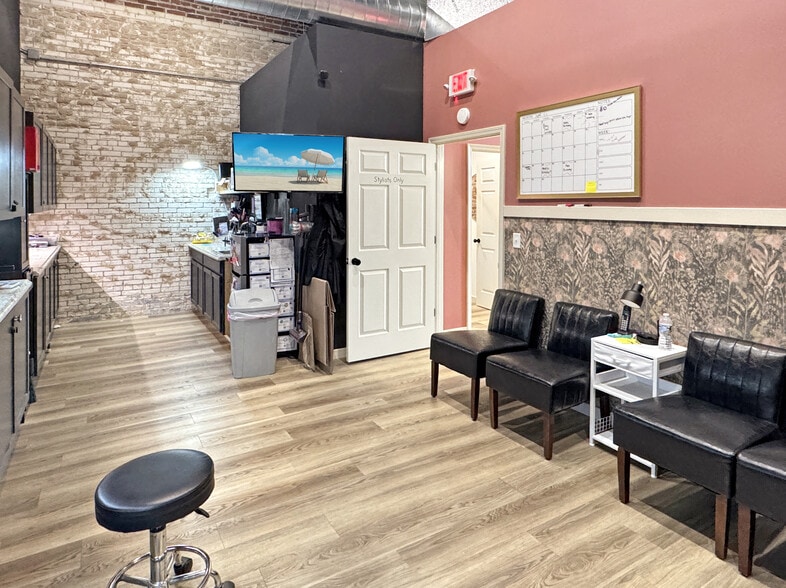 More Photos Of 206 Lafayette St, Washington General Retail For Sale