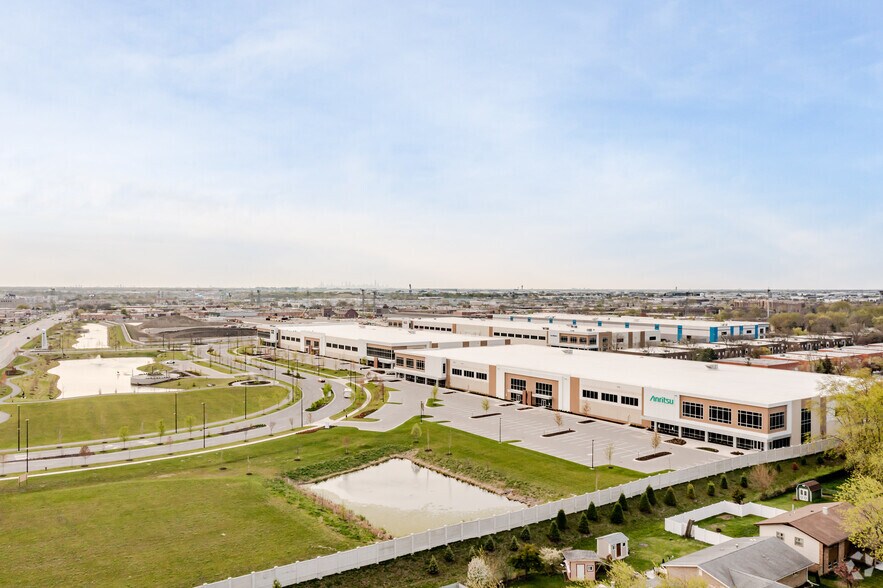 More Photos Of 150 Innovation Dr, Elk Grove Village Distribution For Lease