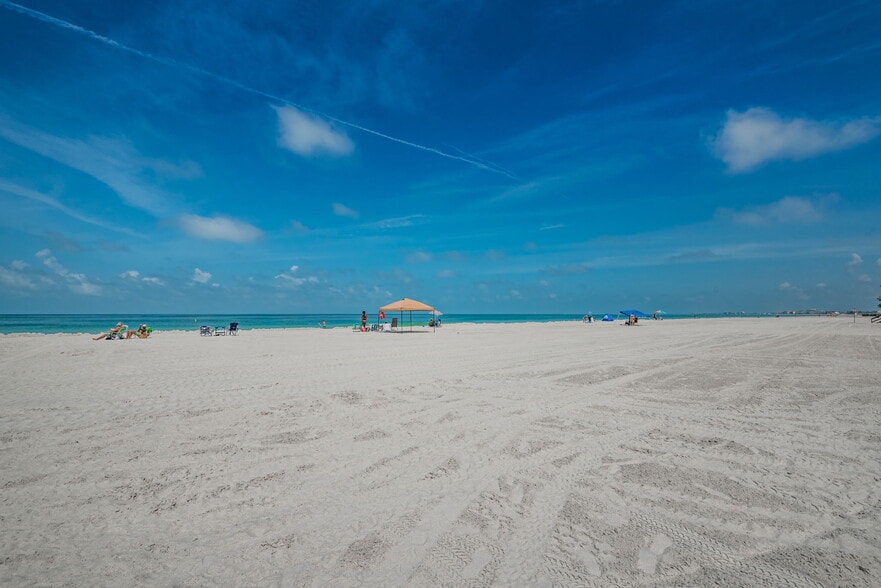 More Photos Of 12100 Gulf Blvd, Treasure Island Hotel For Sale