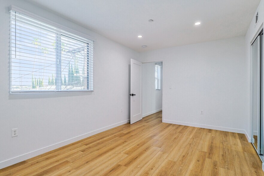 More Photos Of 1414 S Orange Dr, Los Angeles Apartments For Sale