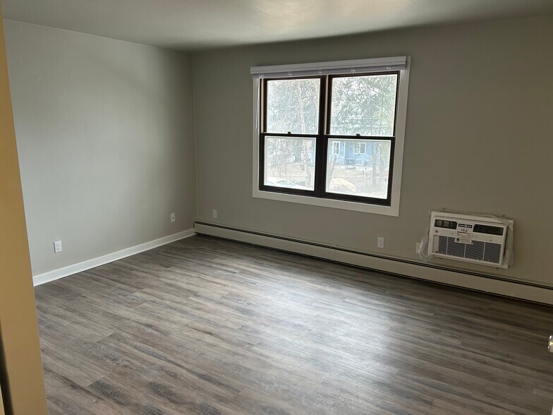 More Photos Of 415 W Fulton St, Waupaca Apartments For Sale