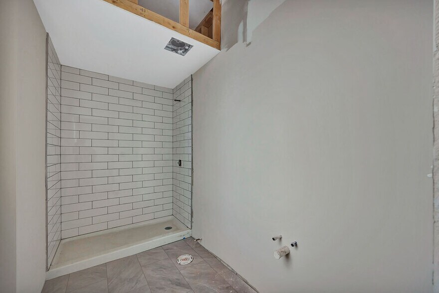 More Photos Of 4000 Colerain Ave, Cincinnati Apartments For Lease