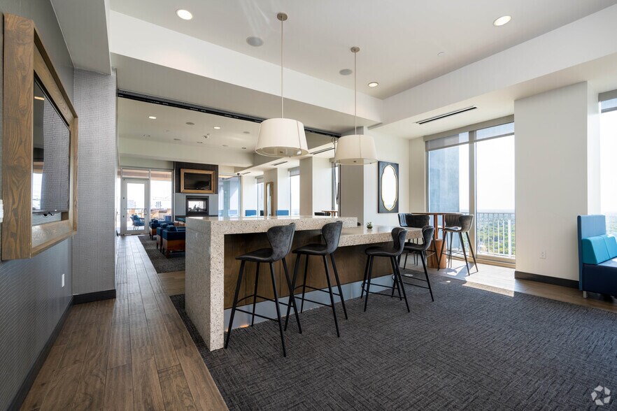 More Photos Of 51 Rainey St, Austin Apartments For Lease