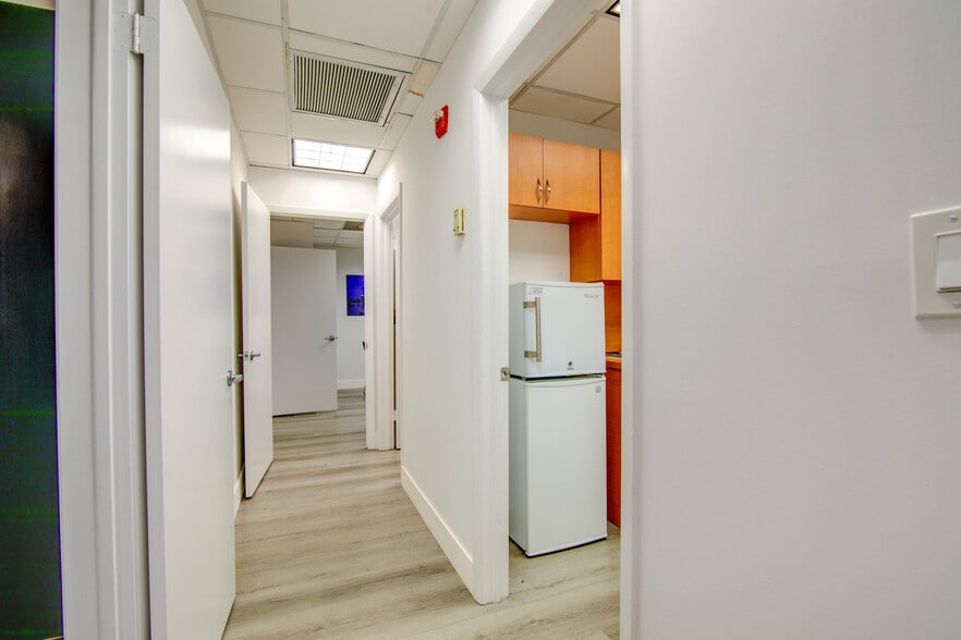 More Photos Of 7000 SW 97th Ave, Miami Office For Sale