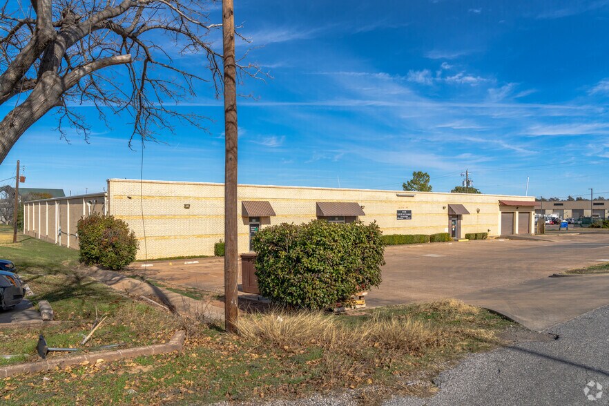 More Photos Of 2200 5th St, Wichita Falls Warehouse For Lease