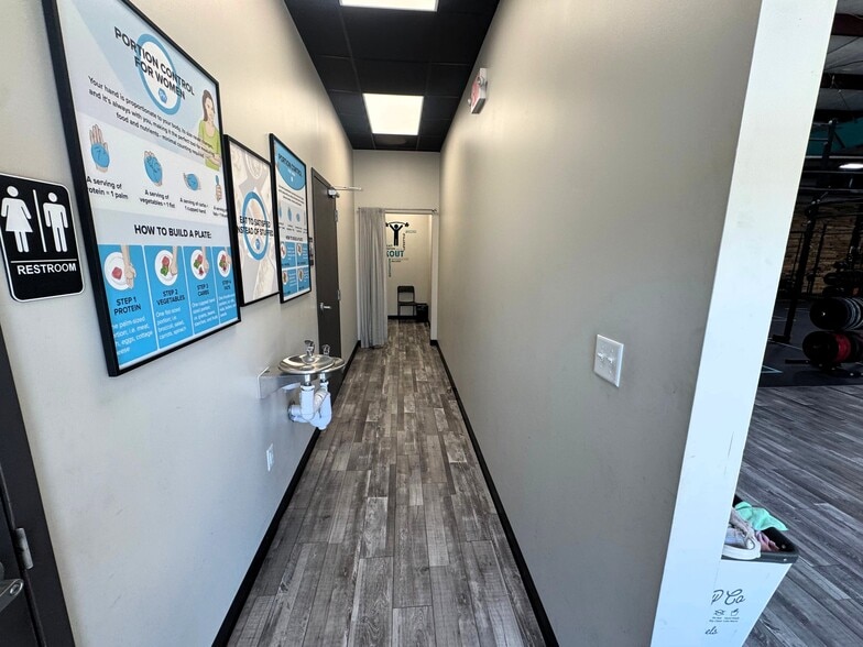 More Photos Of 6949 Stage Rd, Memphis Freestanding For Sale