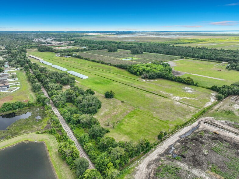 More Photos Of 7001 W Jones Ave, Mount Dora Airplane Hangar For Sale