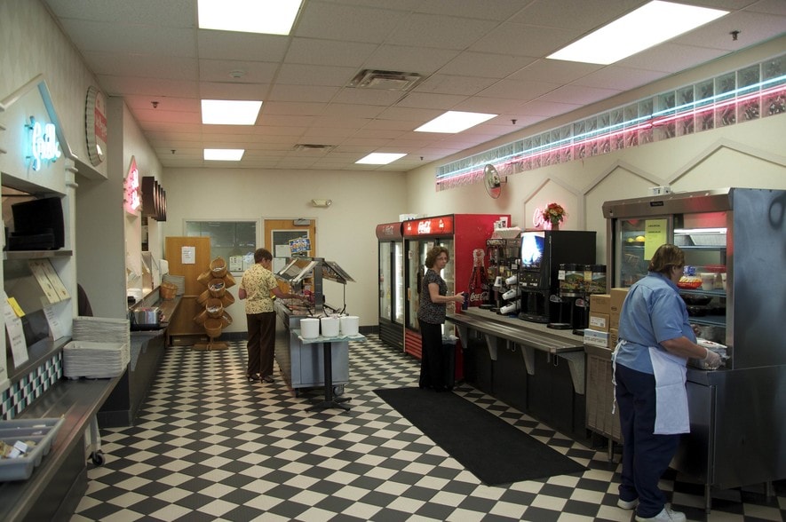 More Photos Of 100 Carlson Rd, Rochester Manufacturing For Lease