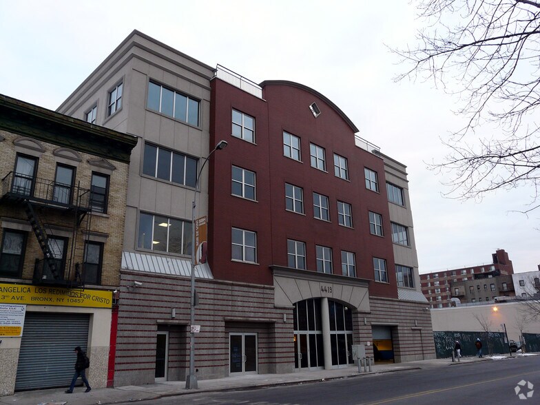 Primary Photo Of 4419-4425 3rd Ave, Bronx Office For Lease