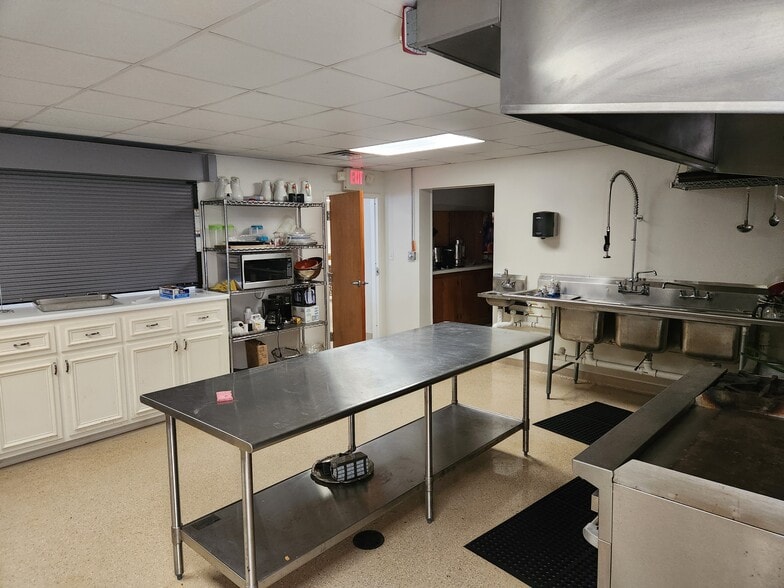 More Photos Of 3018 County Dr, Petersburg Religious Facility For Sale