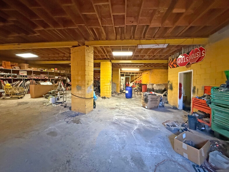 More Photos Of 2715 26th St NE, Washington Warehouse For Lease